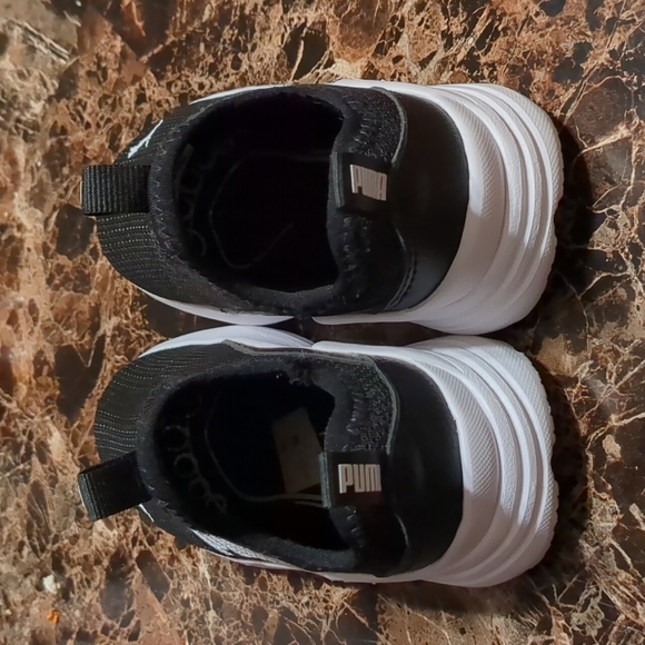 Puma shoes - Picture 3 of 5